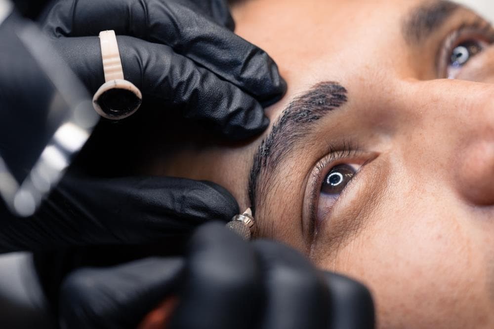 Microblading: cejas definidas y naturales